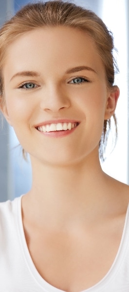 Smile makeover before and after – cosmetic dentistry case at Hastings Dental Centre in Vancouver